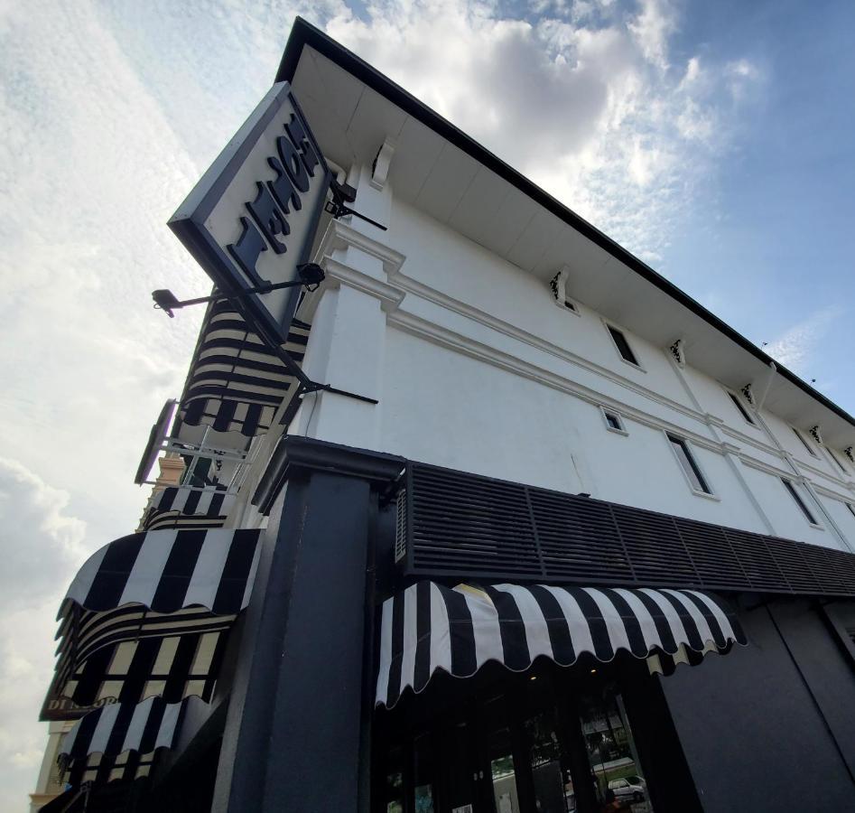 Apex Boutique Hotel @ Bandar Sunway Petaling Jaya Exterior photo